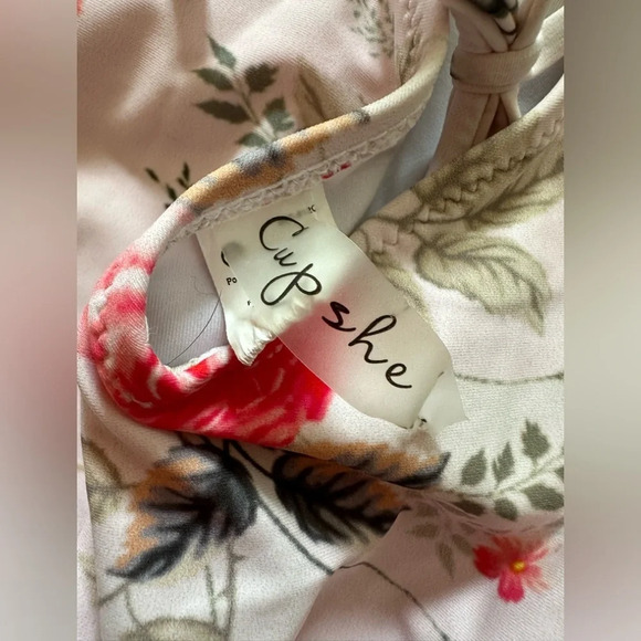 Cupshe Floral High Waisted Tie Back One Piece Suit- size Large - Picture 4 of 8